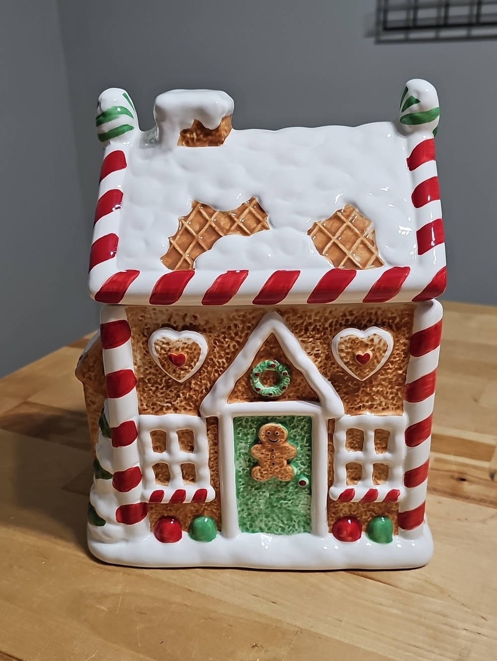 ​Vintage Ceramic Gingerbread House Cookie Jar 9"